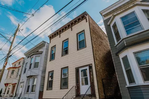 528 1st St, Albany, NY 12206