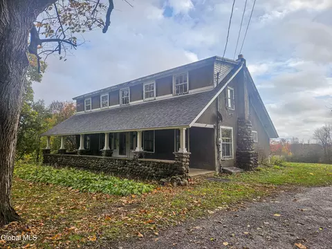 924 Saratoga Rd, Ballston Lake, NY 12019