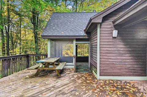 79 Knapp Rd, Mechanicville, NY 12118 | MLS# 202628491 | 71 Photos - Movoto