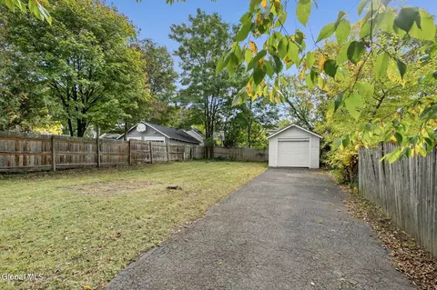 Exterior - 1126 Ardsley Rd, Schenectady, NY 12308 photo 6 of 8