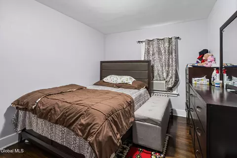 Bedroom - 1126 Ardsley Rd, Schenectady, NY 12308 photo 5 of 6