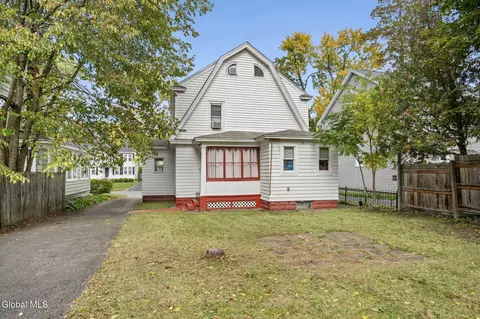 Exterior - 1126 Ardsley Rd, Schenectady, NY 12308 photo 4 of 8