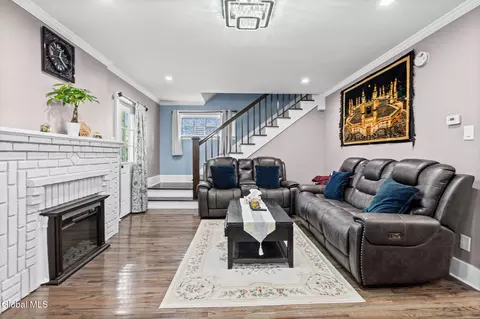 Living - 1126 Ardsley Rd, Schenectady, NY 12308 photo 1 of 1