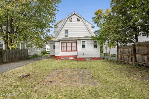 Exterior - 1126 Ardsley Rd, Schenectady, NY 12308 photo 5 of 8