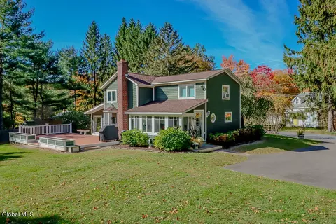 42 White Mills Rd, Chatham, NY 12037