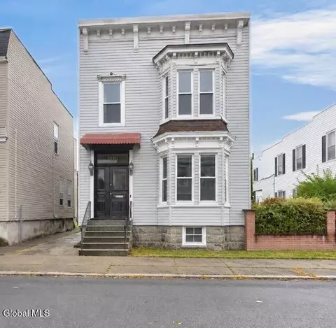 1516 3rd Ave, Watervliet, NY 12189