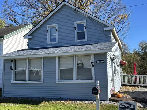 14 Lower Turnpike Rd, Granville, NY 12832