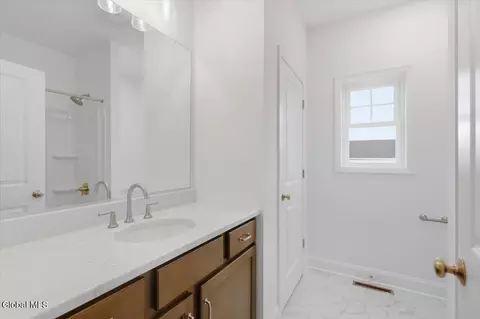 Bath - 3 Clover Leaf Dr, Halfmoon, NY 12065 photo 2 of 2