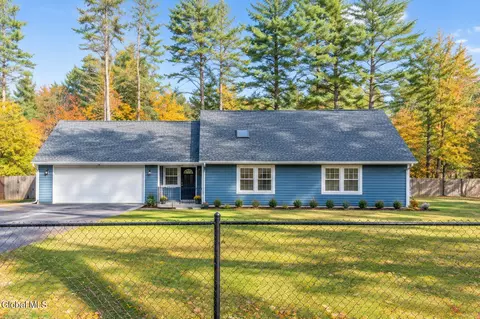 24 Peggy Ann Rd, Queensbury, NY 12804