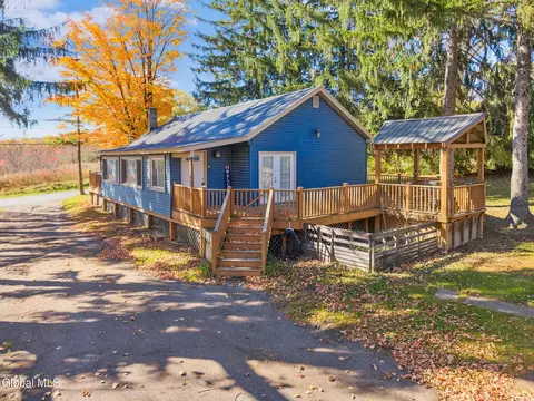 226 Sagendorf Corners Rd, Howes Cave, NY 12092