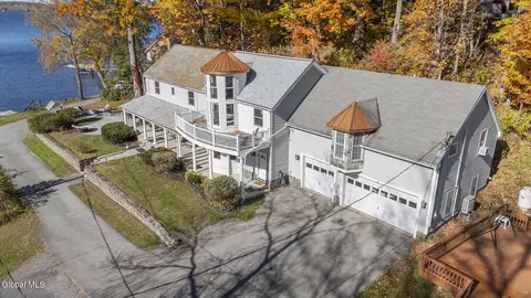 2 Snake Hill Rd, Saratoga Springs, NY 12866