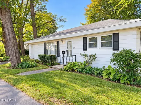 Exterior - 256 Perry St, Schenectady, NY 12306 photo 2 of 6