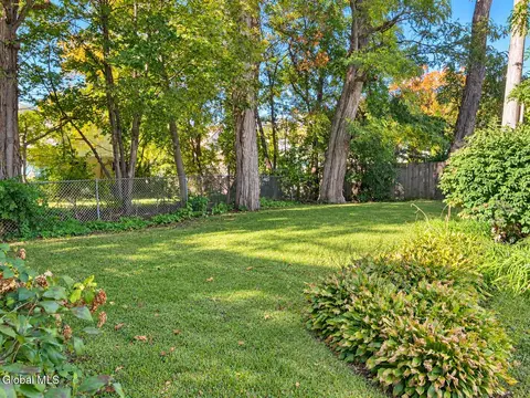 Exterior - 256 Perry St, Schenectady, NY 12306 photo 5 of 6