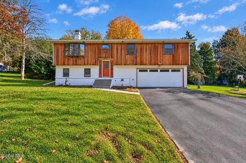 34 Pine Ave, Wynantskill, NY 12198