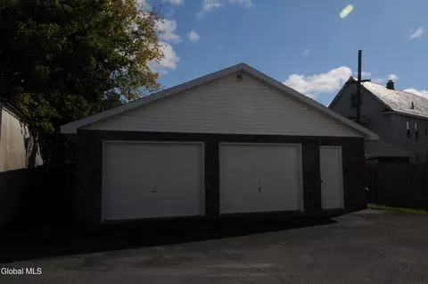 Exterior - 1114 Mcclellan St, Schenectady, NY 12309 photo 1 of 1