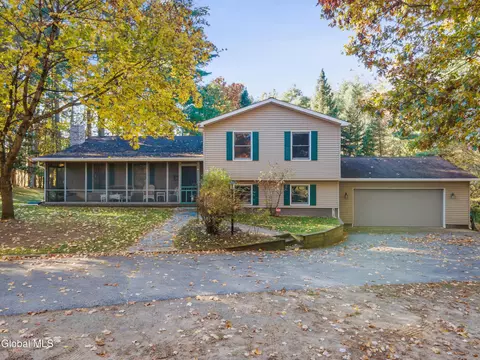 64 Edie Rd, Saratoga Springs, NY 12866