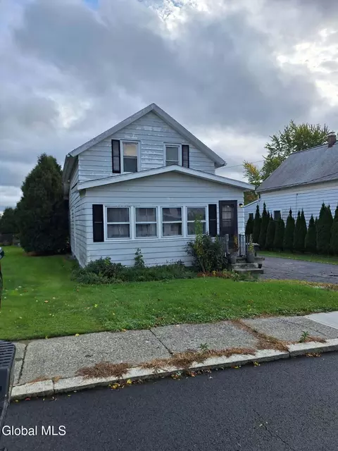 40 Edward St, Cohoes, NY 12047