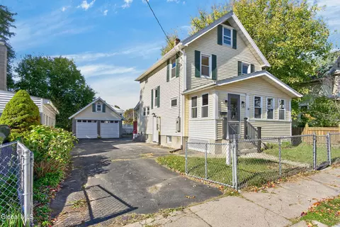 1547 5th St, Rensselaer, NY 12144
