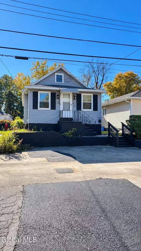 16 Lyric Ave, Albany, NY 12205