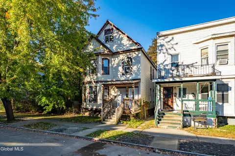 69 6th Ave, Troy, NY 12180