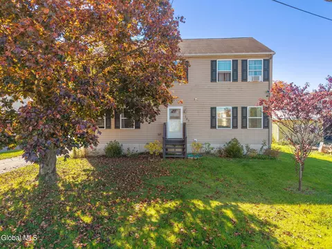 147 Bridge St, Schoharie, NY 12157