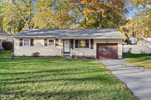 615 Sunny Ln, Ballston Spa, NY 12020