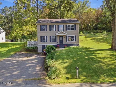 84 Lord Ave, Troy, NY 12180