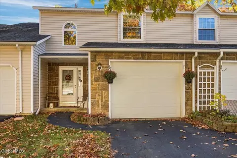 67 Woodside Dr, Albany, NY 12208