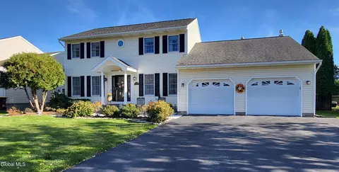 30 Berkshire Dr, Albany, NY 12205