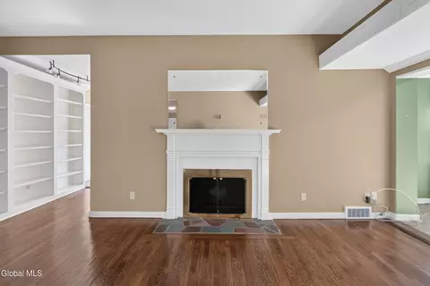 Living - 1189 Mcclellan St, Schenectady, NY 12309 photo 1 of 4