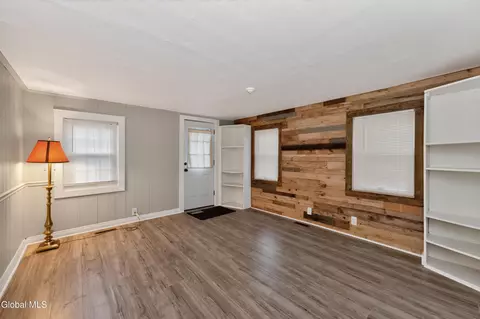 Living - 113 Walnut St, Schenectady, NY 12308 photo 1 of 4