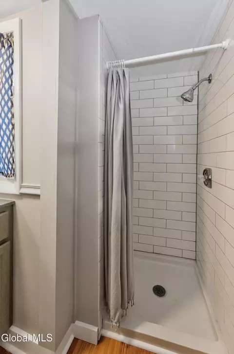 Bath - 113 Walnut St, Schenectady, NY 12308 photo 2 of 2