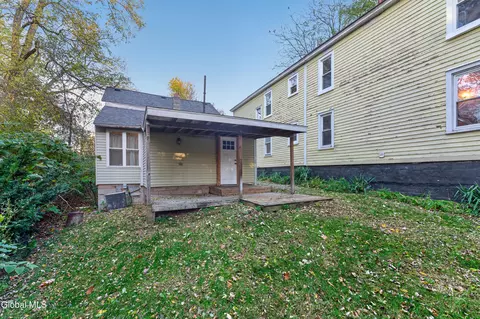 Exterior - 113 Walnut St, Schenectady, NY 12308 photo 4 of 5