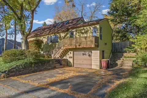 44 Braintree St, Albany, NY 12205