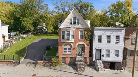 383 Clinton Ave, Albany, NY 12206