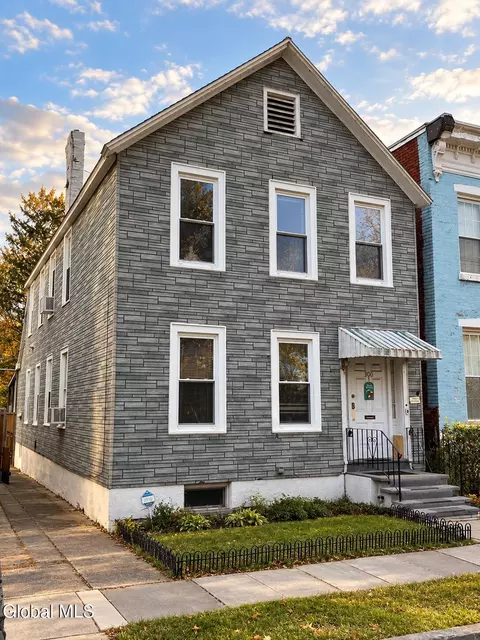 300 4th Ave, Troy, NY 12182