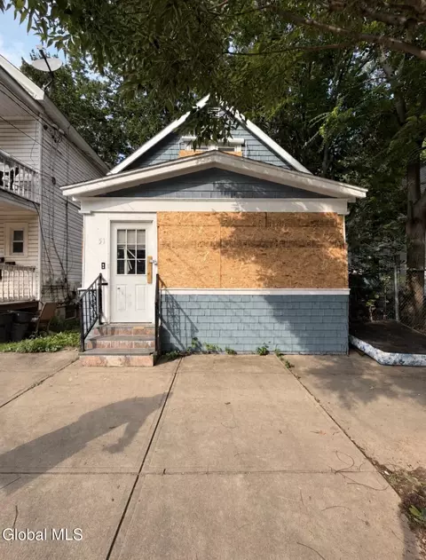 351 3rd St, Albany, NY 12206