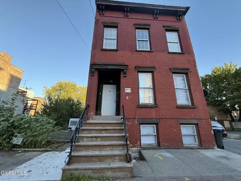 38 Trinity Pl, Albany, NY 12202