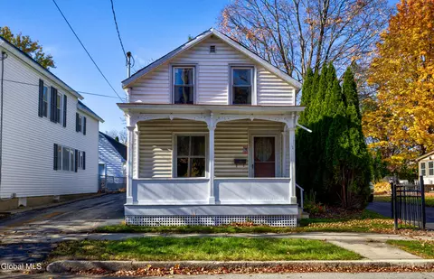109 Walnut St, Saratoga Springs, NY 12866
