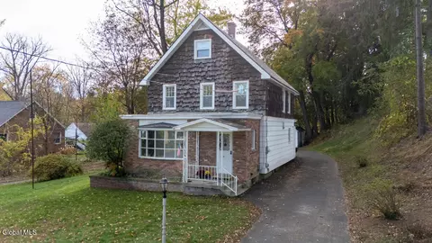 21 Mccormack Rd, Slingerlands, NY 12159