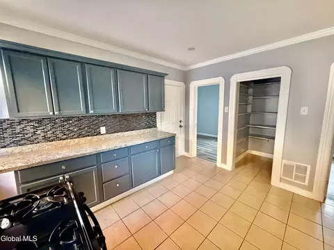 Kitchen - 517 Summit Ave, Schenectady, NY 12307 photo 3 of 5