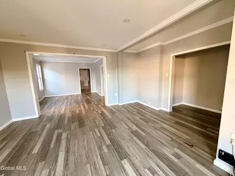 Living - 517 Summit Ave, Schenectady, NY 12307 photo 3 of 7