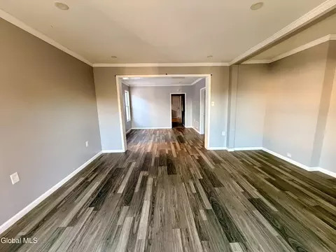 Living - 517 Summit Ave, Schenectady, NY 12307 photo 4 of 7