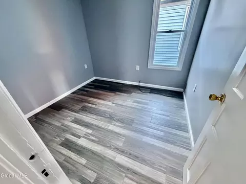 Bedroom - 517 Summit Ave, Schenectady, NY 12307 photo 1 of 4