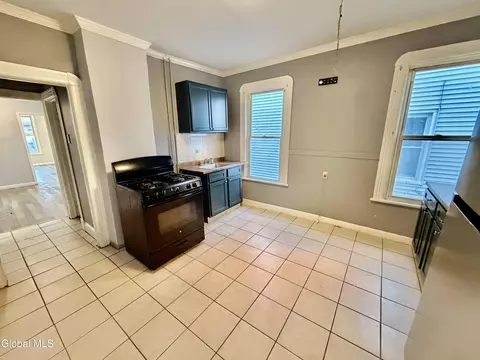 Kitchen - 517 Summit Ave, Schenectady, NY 12307 photo 5 of 5