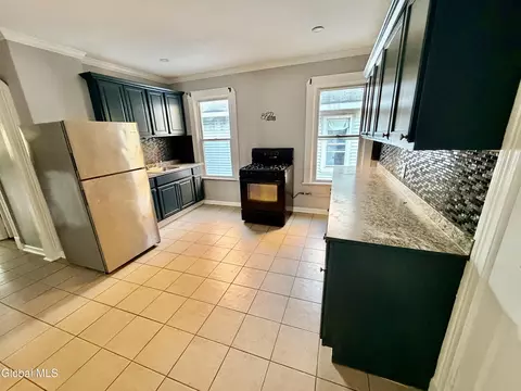 Kitchen - 517 Summit Ave, Schenectady, NY 12307 photo 2 of 5