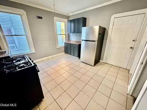 Kitchen - 517 Summit Ave, Schenectady, NY 12307 photo 4 of 5
