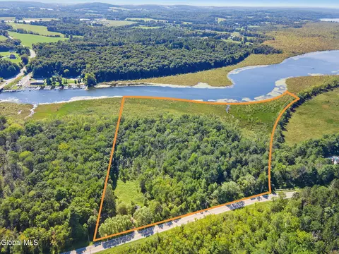 202 Meadowbrook Rd, Saratoga Springs, NY 12866