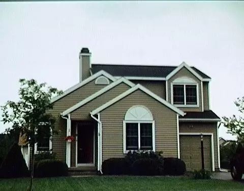 2 Oakleaf Dr, Clifton Park, NY 12065 photo 1