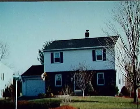10 Windmill Dr, Glenmont, NY 12077 photo 1